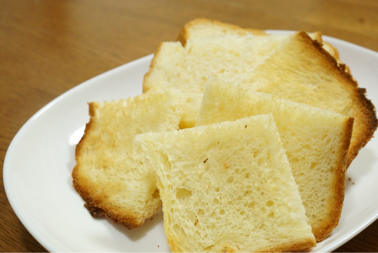 半焼きバージョンのパンと焼いてないパンの2種を用意