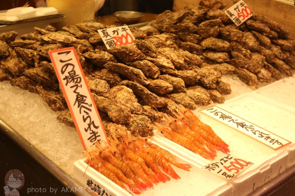この場で食べられる生牡蠣やボタン海老