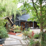 [Å] 鎌倉の隠れカフェ「ガーデンハウス」のお洒落さに感動！木々に囲まれた雰囲気も素敵
