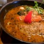 [Å] 北海道すすきの「ガラク」行列納得！旨味が溶け出た本場のスープカレーが絶品